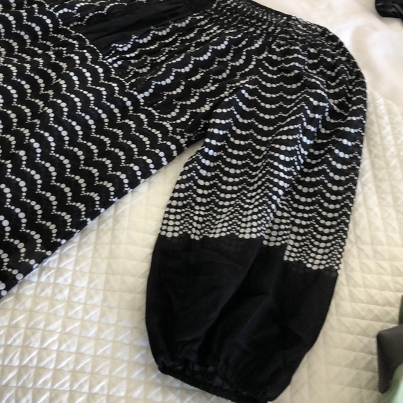 BCBGMAXAZIRIA black and white polka dot blouse - Picture 8 of 8